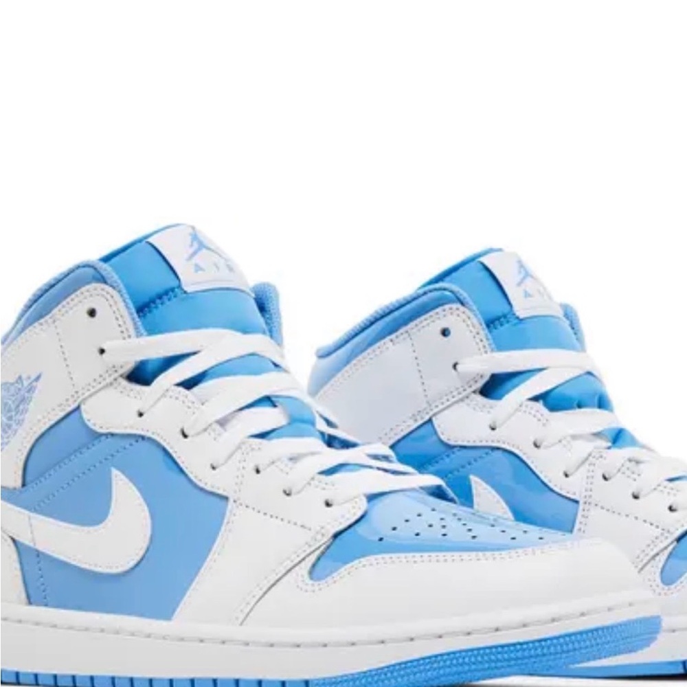 Jordan Sneakers in Blue and White